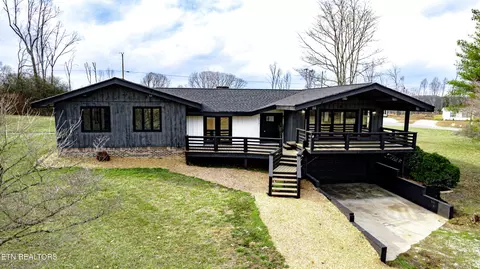 217 Community Dr, Madisonville, TN 37354
