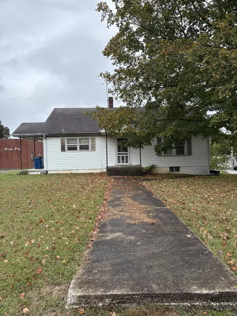 503 Oak Dr, Manchester, TN 37355