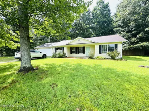276 Parkview Dr, Oneida, TN 37841