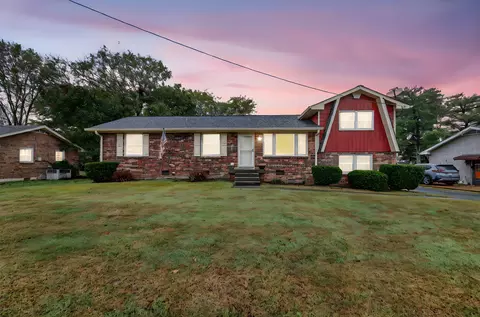 111 Grapevine Rd, Hendersonville, TN 37075