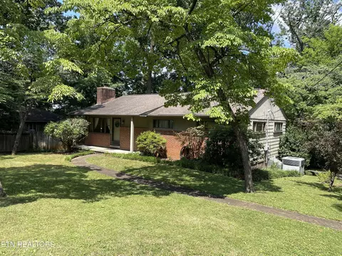 108 Hickory Dr, Maryville, TN 37804