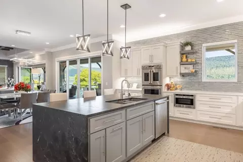 Kitchen - 290 Edgewater Way, Jasper, TN 37347 photo 7 of 9