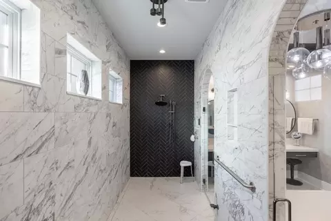 Bath - 290 Edgewater Way, Jasper, TN 37347 photo 6 of 14