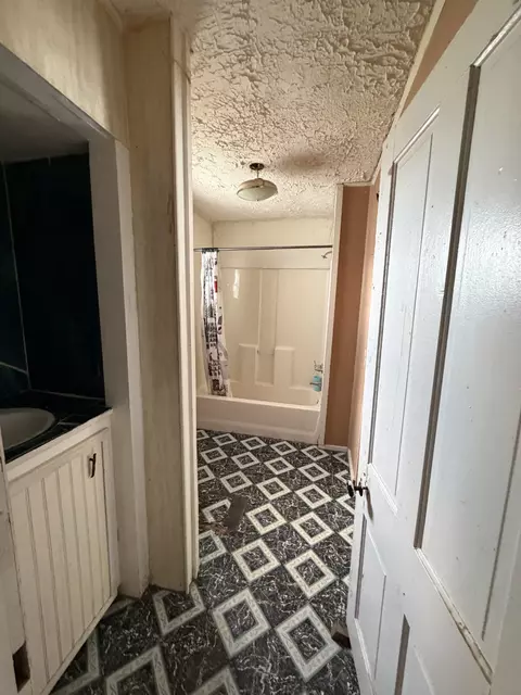 Bath - 62 High St E, Mcewen, TN 37101 photo 1 of 2