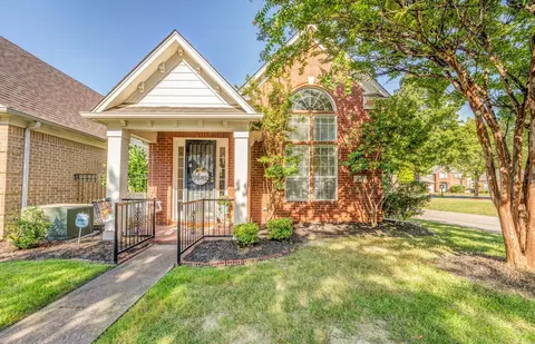 284 Fountain Crest Dr, Memphis, TN 38120