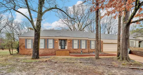 8518 E Chippingham Dr, Cordova, TN 38016