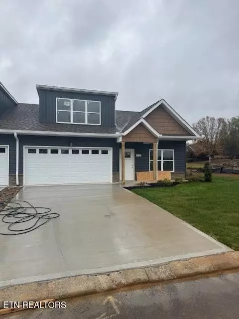 1502 Sunrise Crest Ln, Powell, TN 37849