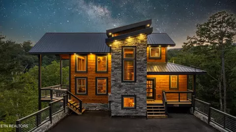 2985 Laughing Pine Ln, Sevierville, TN 37862