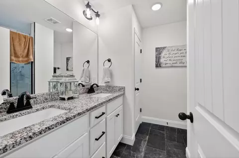 Entry Way - 349 Fieldstone Ln, Springfield, TN 37172 photo 4 of 5
