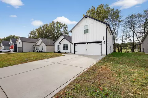 Exterior - 349 Fieldstone Ln, Springfield, TN 37172 photo 2 of 9