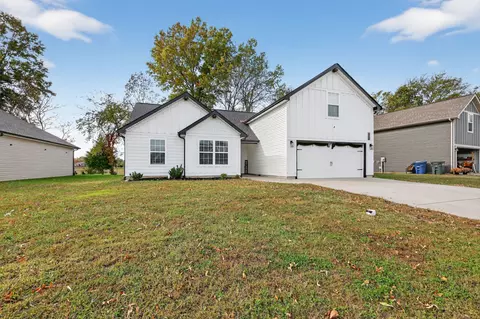 Exterior - 349 Fieldstone Ln, Springfield, TN 37172 photo 3 of 9