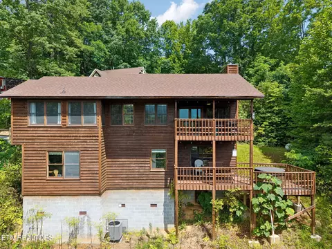 860 Heiden Dr, Gatlinburg, TN 37738