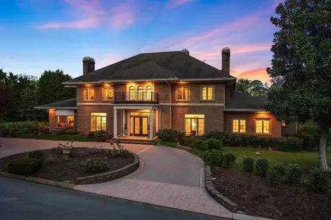 5636 Mountain Breeze Dr, Chattanooga, TN 37421