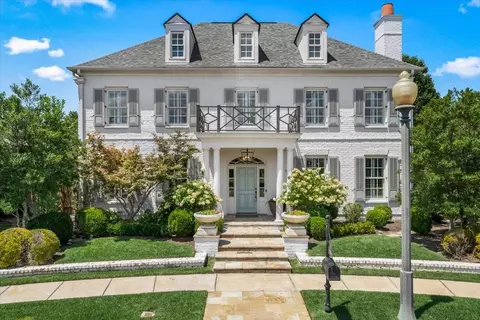 9174 Chestwick Dr, Germantown, TN 38139