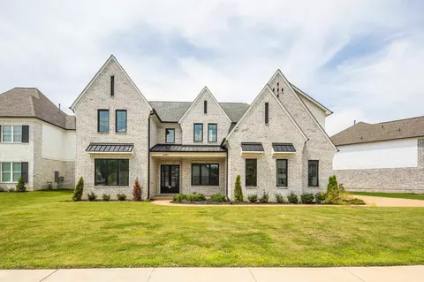4887 Maple Walk Dr, Arlington, TN 38002