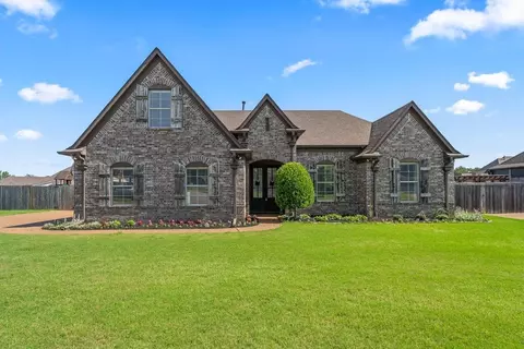 70 Shady Pine Cv, Oakland, TN 38060