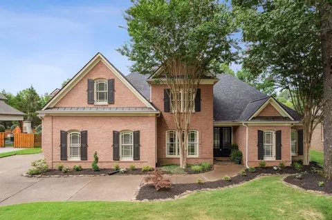 215 Ivy Grove Ln, Collierville, TN 38017