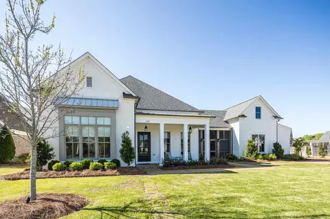 100 Sunflower View Rd, Collierville, TN 38017