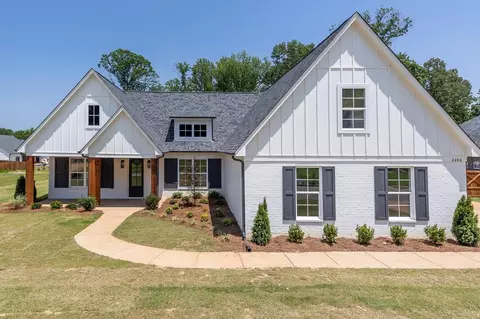 2286 Grand Oak Ln, Southaven, MS 38672