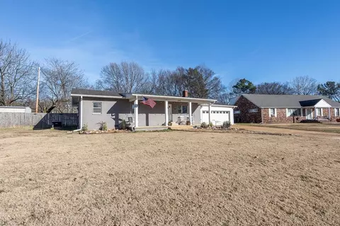7460 Woodland Dr, Olive Branch, MS 38654