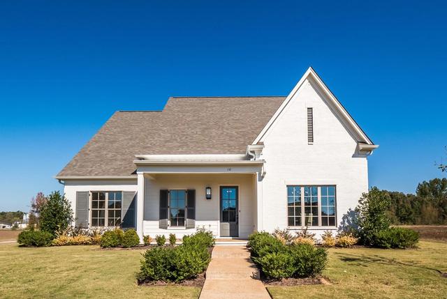 10 Montclair Ln, Collierville, TN 38017