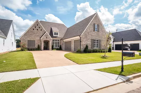 1366 Belfair Dr, Collierville, TN 38017
