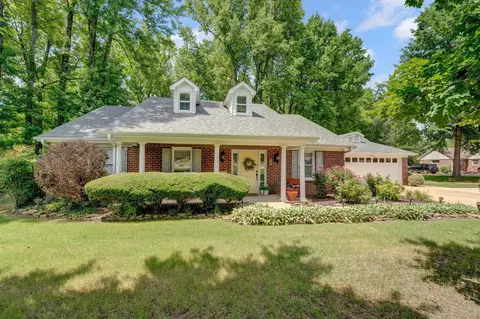 165 Oak Grove Dr, Byhalia, MS 38611