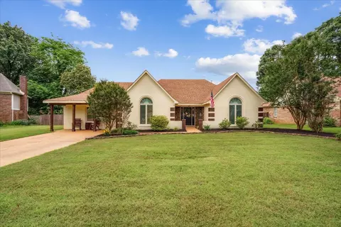 401 E Valleywood Dr, Collierville, TN 38017