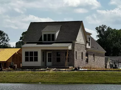 490 Valley Forge Ln, Rossville, TN 38066