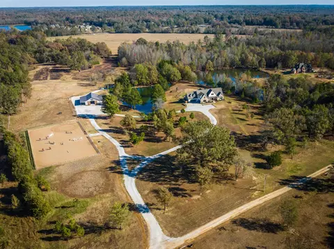 2350 Raleigh Lagrange Dr, Rossville, TN 38066