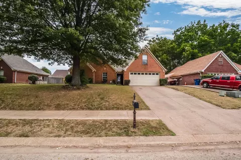 10092 Tally Ho Dr, Olive Branch, MS 38654