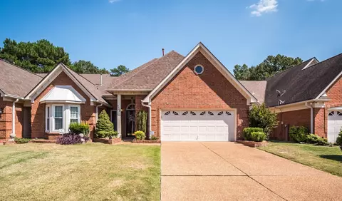 4008 Sawgrass Dr, Memphis, TN 38125