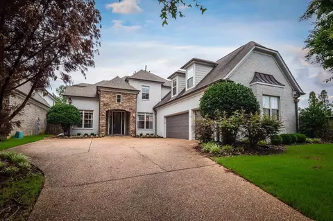 218 E Porter Run Dr, Collierville, TN 38017