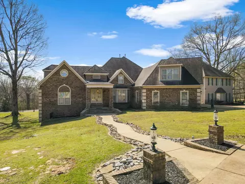 2655 Nesbit Rd, Nesbit, MS 38651