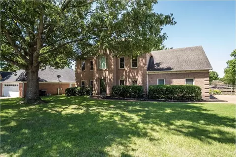 749 Silverman Dr, Collierville, TN 38017