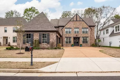 1365 Belfair Dr, Collierville, TN 38017