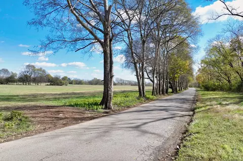1 Deshea Creek Rd, Gallatin, TN 37066