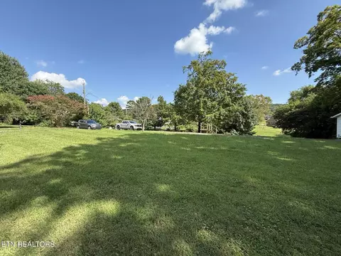 5023 NE Fowler Ln, Knoxville, TN 37918