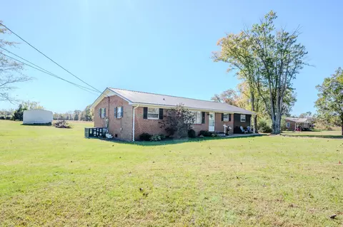 729 Weakley Creek Rd, Lawrenceburg, TN 38464