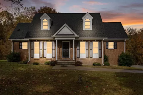 1719 Wynnewood Dr, Chapmansboro, TN 37035