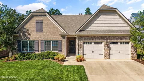 171 Silver Maple St, Lenoir City, TN 37771