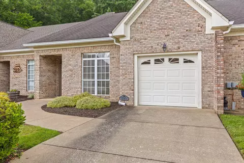 6276 Amber Brook Dr, Hixson, TN 37343
