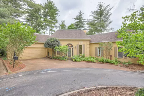 105 Burlington Ct, Nashville, TN 37215