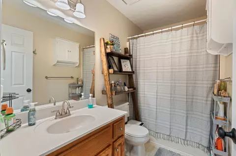 Bath - 5867 Borthick Rd, Springfield, TN 37172 photo 1 of 2