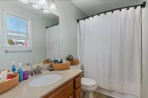 Bath - 5867 Borthick Rd, Springfield, TN 37172 photo 2 of 2
