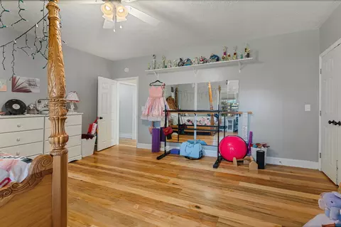 Bedroom - 5867 Borthick Rd, Springfield, TN 37172 photo 2 of 5