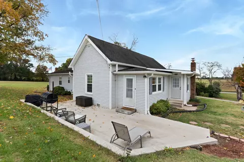 Exterior - 5867 Borthick Rd, Springfield, TN 37172 photo 2 of 6