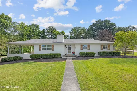 202 Westmoreland Dr, Maryville, TN 37803