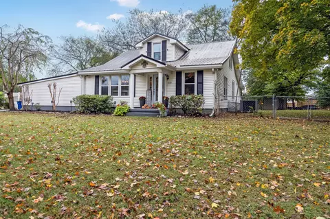 310 Crest Dr, Shelbyville, TN 37160