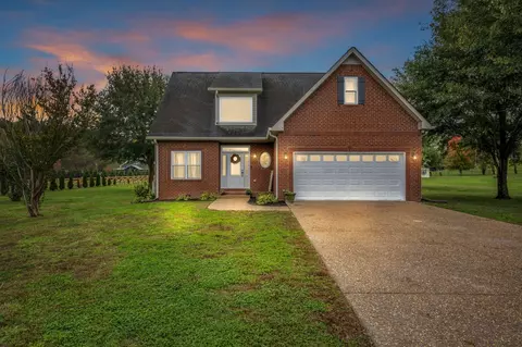 Exterior - 835 Hicks Rd, Dickson, TN 37055 photo 4 of 4